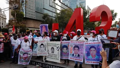 El mandatario aseveró que no es culpar por culpar, que no sólo fuel el Estado y el Ejército, los responsables, sino que realmente lo importante es conocer la verdad. Foto: La Jornada