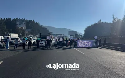 Automovilistas se quejaron del cierre que fue total durante 20 minutos, y después lo hicieron intermitente.