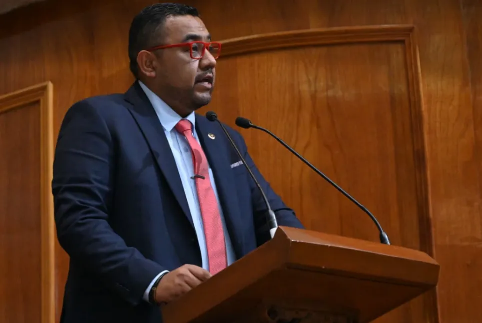 Iniciativa de Ernesto Santillán busca frenar diagnósticos tardíos