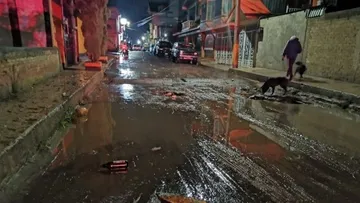 Provoca fuerte lluvia desbordamiento de rio en Amecameca