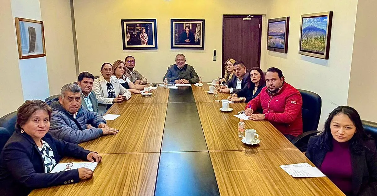 Cabildo acuerda alcanzar diálogo con alcaldesa de El Oro para resolver conflicto