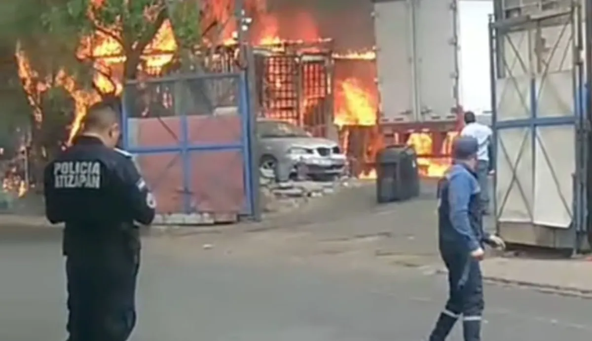 Alerta en Atizapán: Explosión e incendio en Avenida Río San Javier moviliza a cuerpos de emergencia