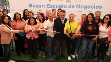 Fernando Flores realiza entrega de varias obras en Metepec