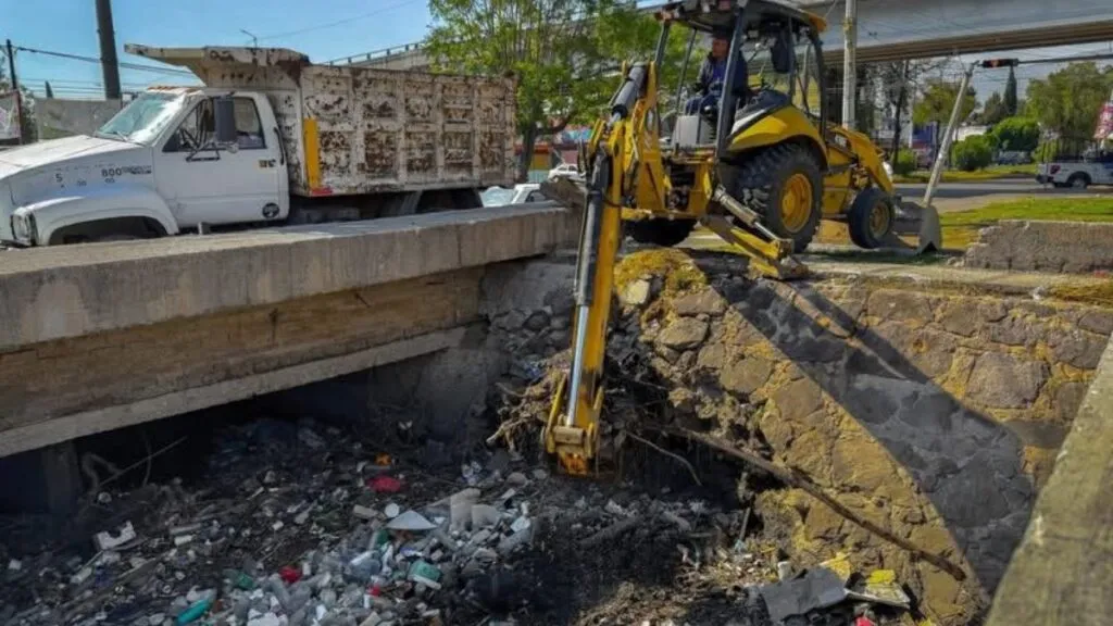 Autoridades exhortan a usar servicio de recolección para prevenir encharcamientos en Coacalco