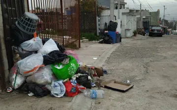 6 de 10 personas admiten haber tirado basura en calles