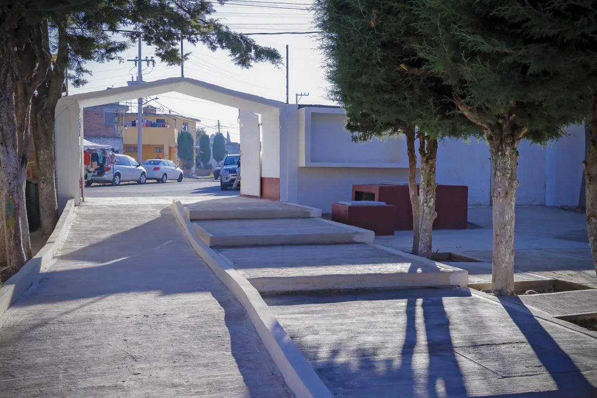 Mejoran infraestructura de escuelas en Zinacantepec