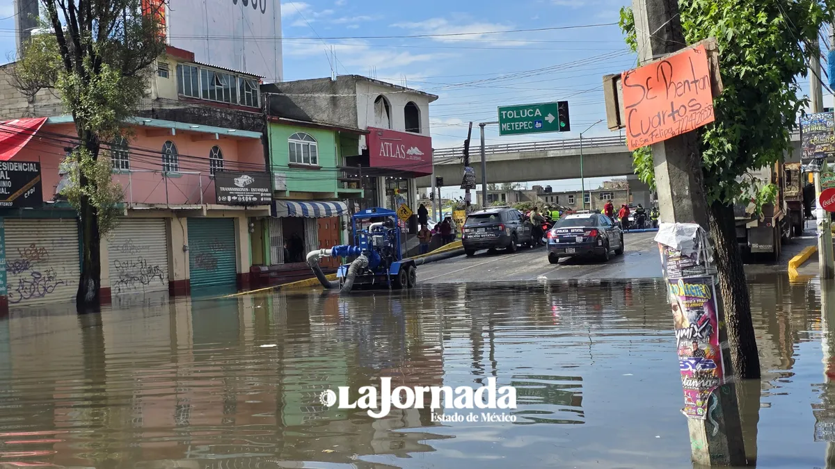 Inundaciones afectan a San Mateo Atenco