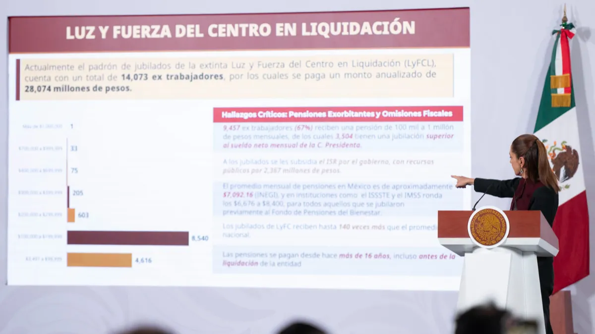 El gobierno federal enviará al Senado una reforma para fijar tope a pensiones de ex altos mandos y ahorrar 5 mil millones de pesos.