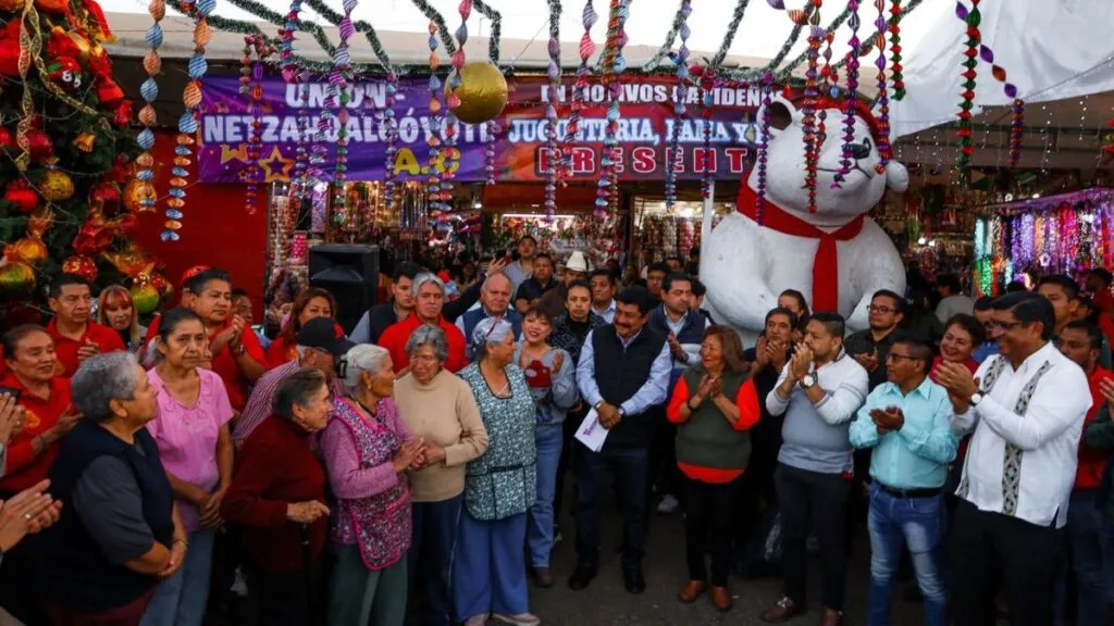 Se inaugura el comercio navideño en la Plaza de las Tradiciones de Texcoco
