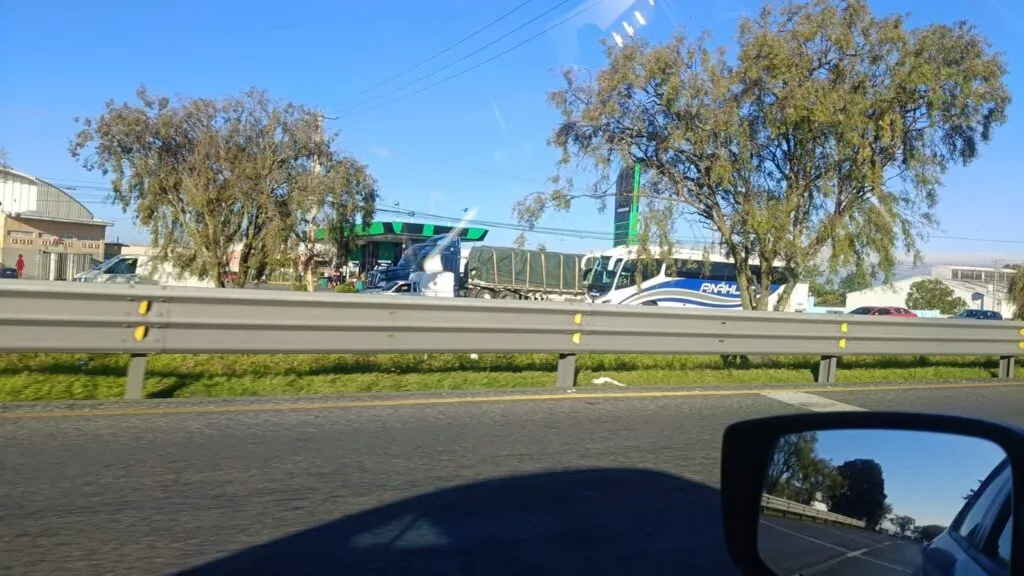 Tráfico a vuelta de rueda en la Toluca-Ixtlahuaca