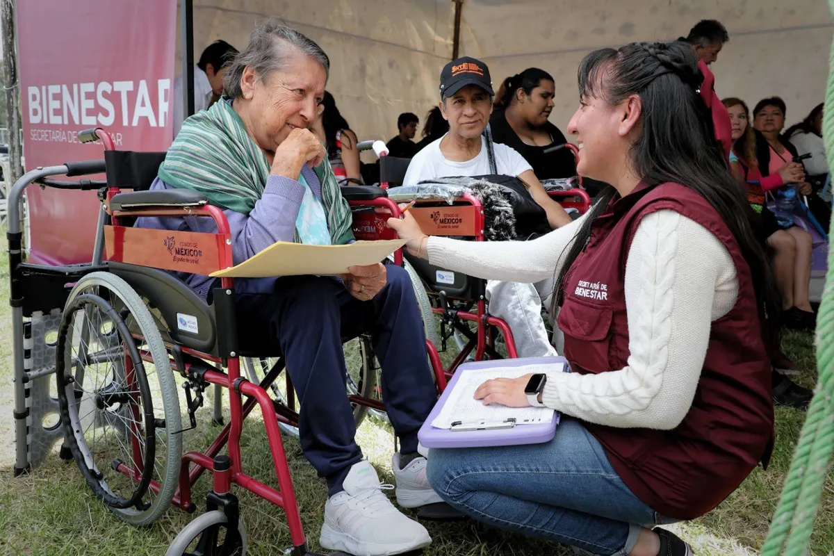 Inicia entrega pensiones para el bienestar para adultos mayores