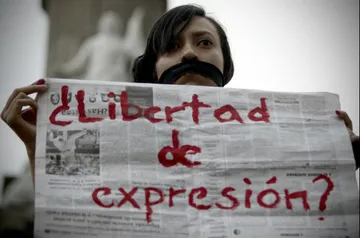Persiste violencia extrema contra periodistas en México: Julieta Brambila en la UAEMéx
