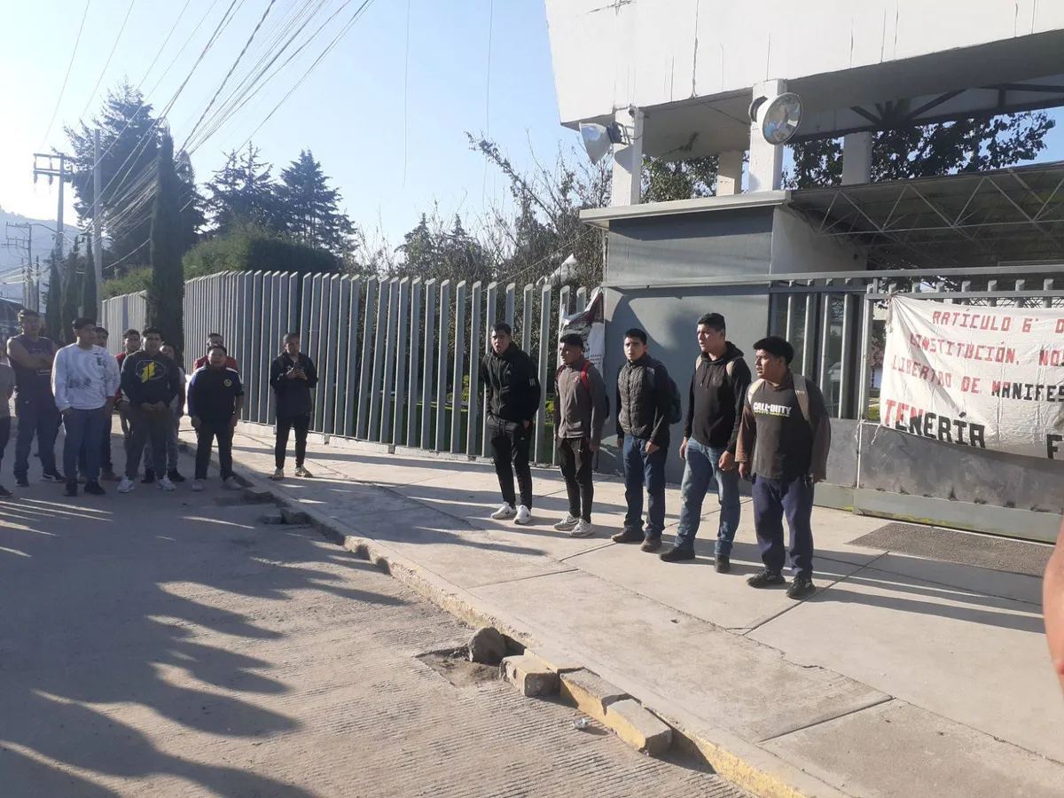 Normalistas de Tenería advierten radicalizar sus manifestaciones