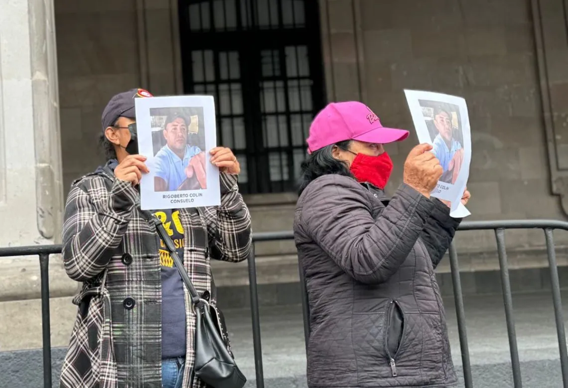 Toluca: Compañeros y patrona protestan por levantamiento de 4 personas