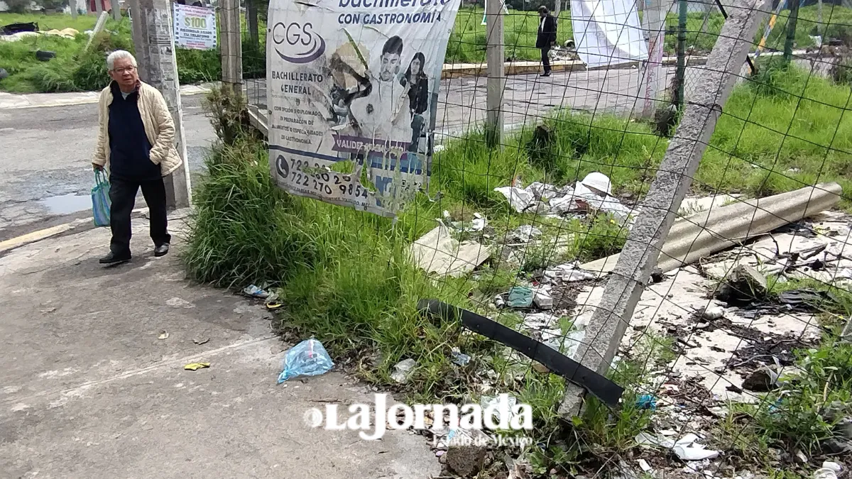 Avenida Díaz Mirón en Toluca, basurero a cielo abierto