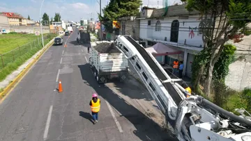 Fulminante acción contra baches inicia Metepec en avenida principal