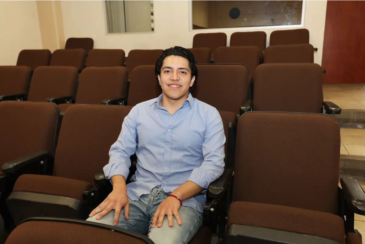 UAEMEX: Javier Vilchis García, ejemplo de superación en la movilidad académica