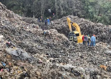 Tiradero de Naucalpan: a casi una semana sigue búsqueda de trabajador