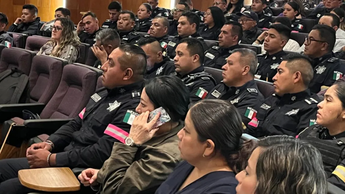 Servidoras públicas reciben capacitación para prevenir el acoso en el transporte público