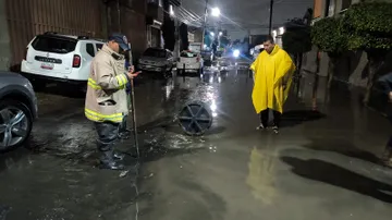 Azucena Cisneros activa el Operativo Tormenta y despliega brigadas de atención para proteger a las familias de Ecatepec