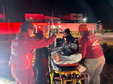 Nezahualcóyotl: Explosión por fuga de gas deja dos bomberos heridos