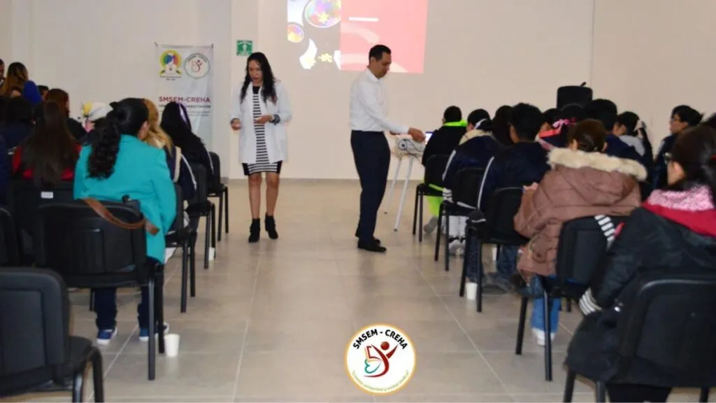 Estudiantes normalistas realizan visita guiada en Centro de Rehabilitación del SMSEM
