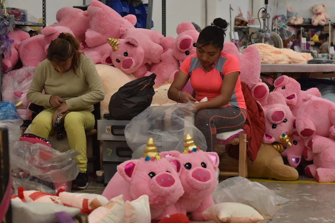 Pandemia afecta productores de peluches en Xonacatlán