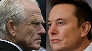 Peter Navarro, uno de los principales asesores comerciales de la Casa Blanca, y el jefe de Tesla, SpaceX y X, Elon Musk.