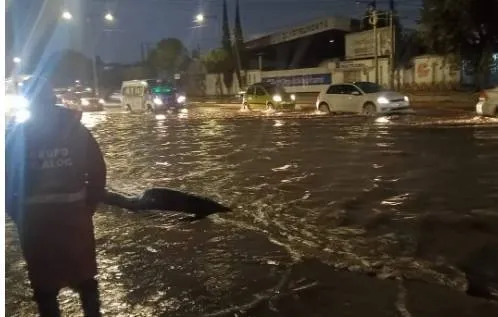 Fuertes lluvias azotaron calles de Tultitlán y Cuautitlán Izcalli