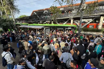 Caos por cierre de 4 estaciones del Metro tras inundación