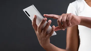 Arzobispo de Toluca llama a la población a moderar uso de teléfono celular