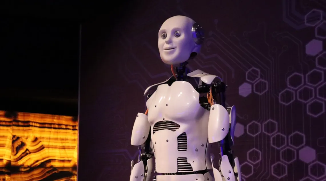Centro Tolzú inaugura exposición; “Robots, diseñando el futuro”