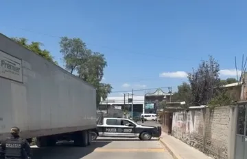 Hallan cadáver de un hombre en canal de aguas negras en Tultitlán cerca de la Vía López Portillo