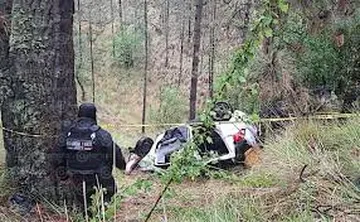 Dos estudiantes pierden la vida tras caer a barranco en la región de los volcanes