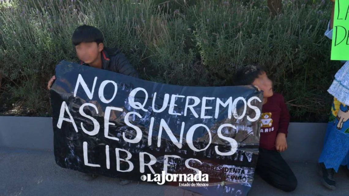 Mazahuas de Donato Guerra se manifiestan en contra de la liberación de presuntos asesinos