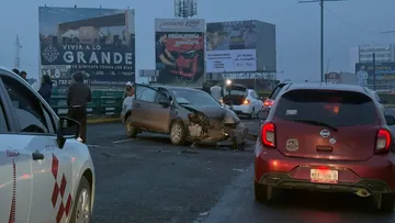 Accidente complica circulación en Paseo Tollocan esta mañana