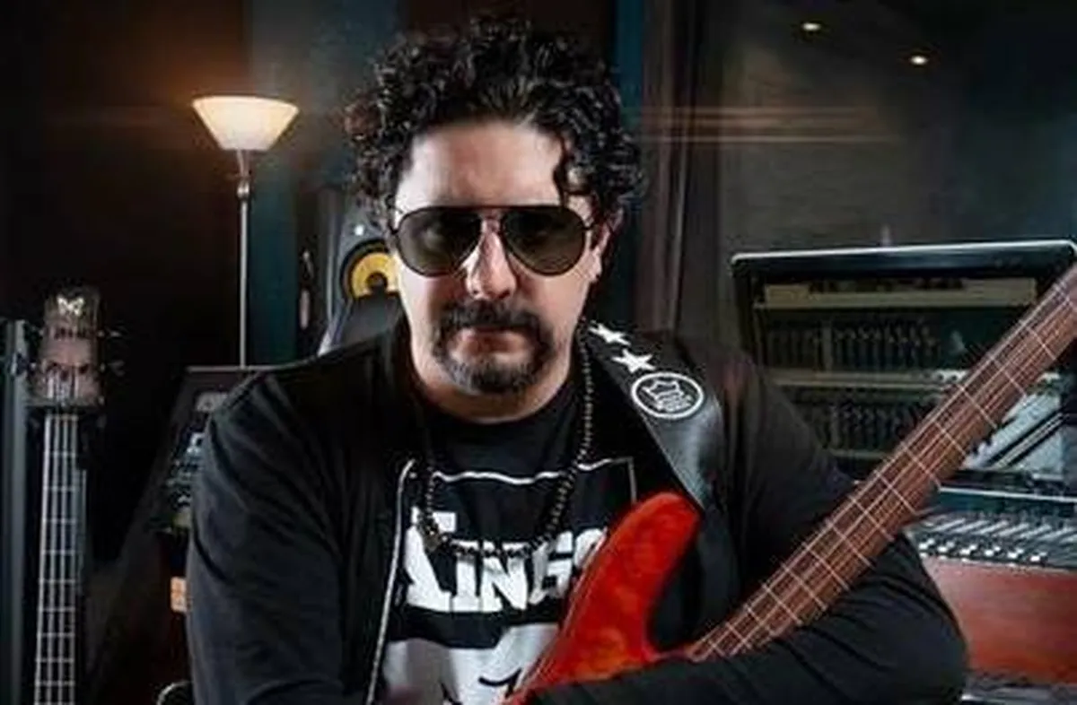 Bienvenido, Rucio. El autor y su relación con su bajo | La Jornada ...