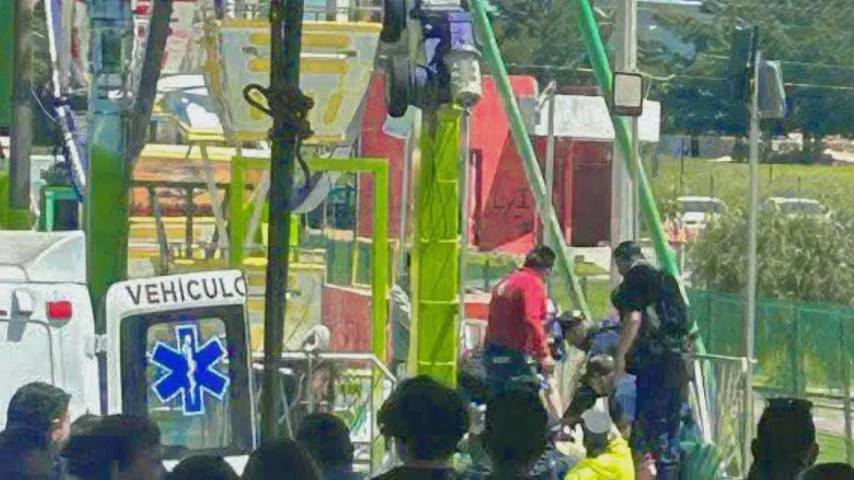 Niño cae de juego mecánico durante Feria del Maíz en Ixtlahuaca