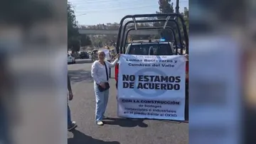 Vecinos de Lomas Boulevares exigen frenar construcción de bodegas en Tlalnepantla