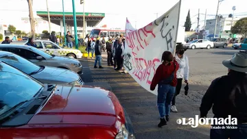 Protestan contra baches en Toluca; bloquean la López Portillo