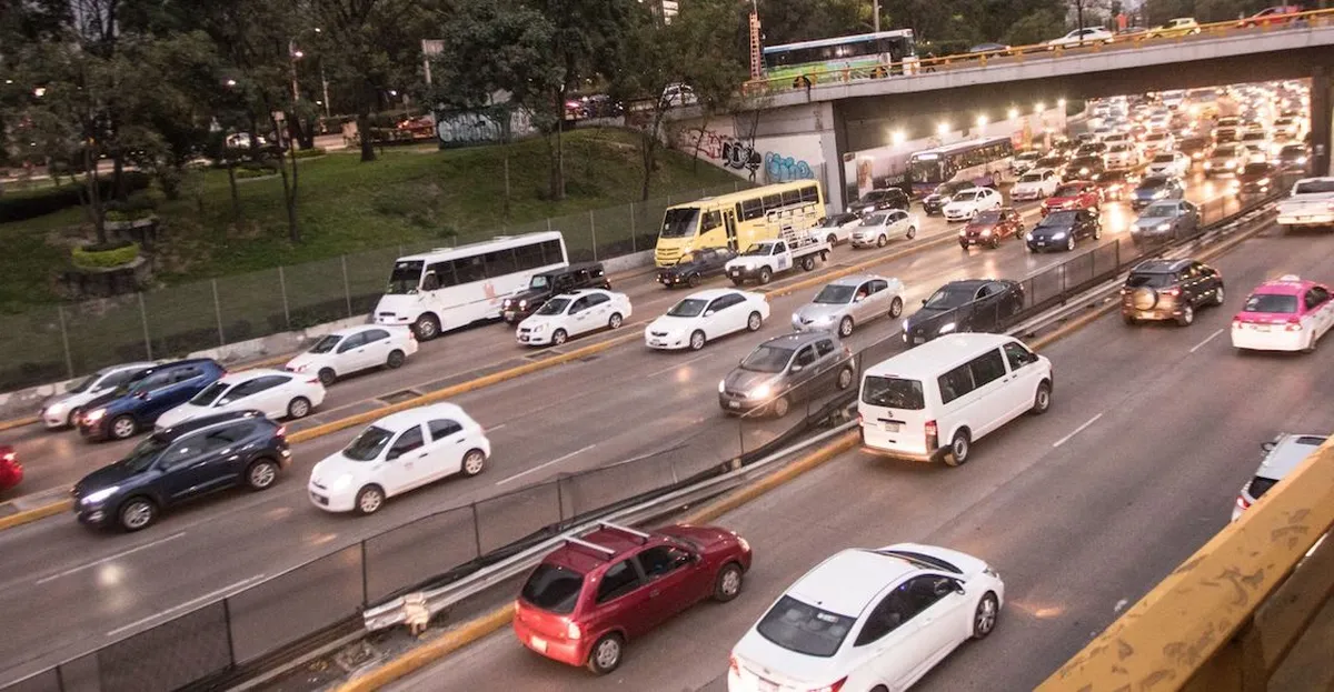 Que no te sorprendan, sigue en acción el hoy no circula en la zona metropolitana del Valle de México