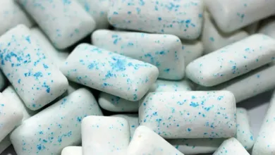 Cada chicle que masticas podría estar llenando tu cuerpo de microplásticos.