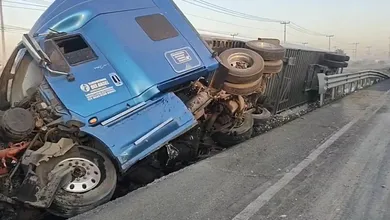 El accidente provocó un cierre parcial de la vialidad y causó una fuerte afectación en el tránsito de vehículos que se desplazaban en la zona.
