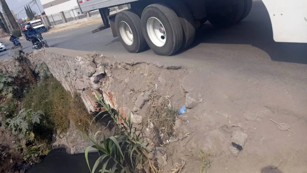 Se fractura puente vehicular que comunica a Tultepec y Tultitlán