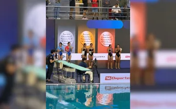 Gemelas mexicanas ganan oro en la Copa México de Clavados