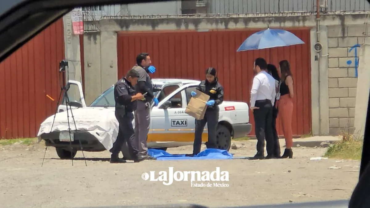 Muere taxista en su unidad tras ser agredido en San Lorenzo Tepaltitlán