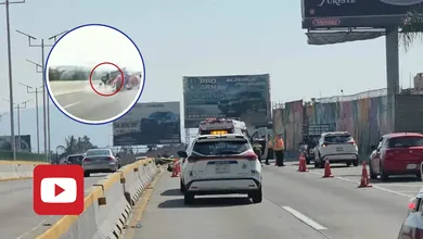 Escena de accidente de motocicleta en Cuernavaca donde una mujer perdió la vida y el conductor escapó.