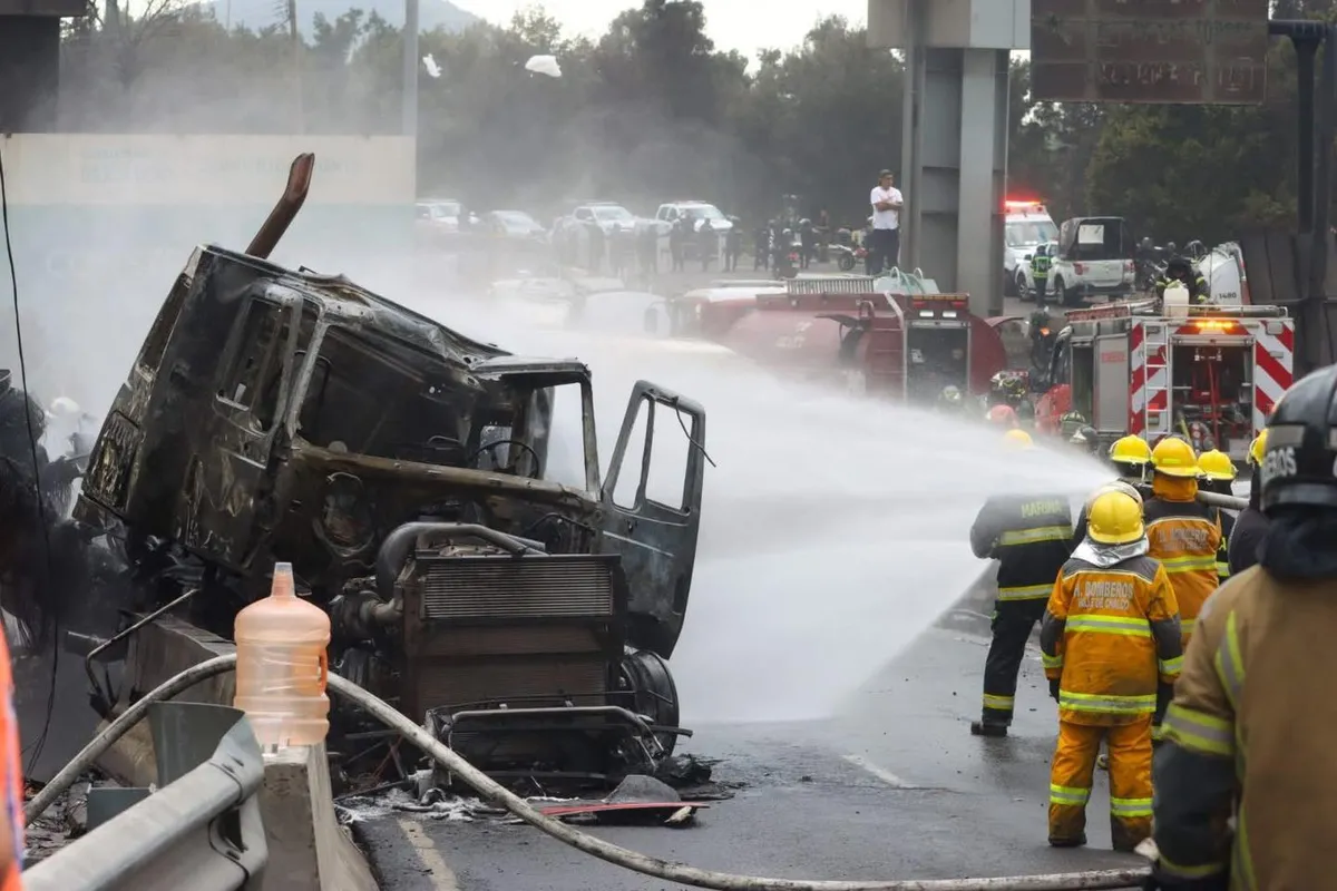 Pipa que explotó en Zaragoza iba a exceso de velocidad: FGJCDMX