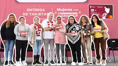 Beneficiarias mexiquenses reciben su nueva tarjeta del programa Mujeres con Bienestar para el ciclo 2026.