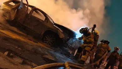 Mujer evade caseta en Ecatepec y su camioneta termina incendiada
